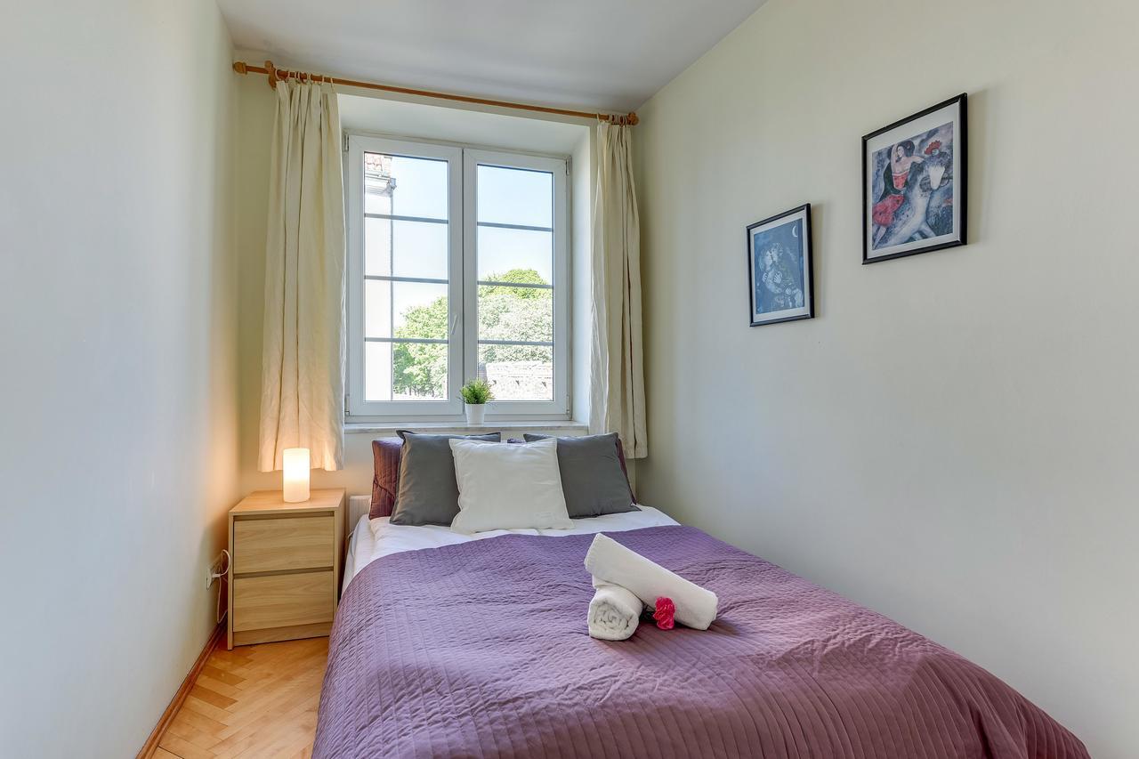By The River - Old Town By Renters Apartment *